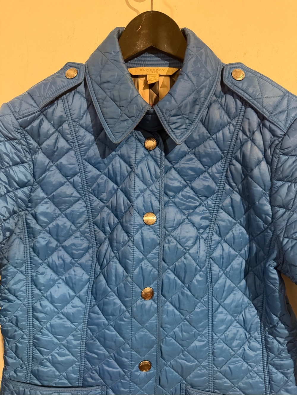 ❌SOLD❌ Burberry Blue Quilted Women's Puffer Jacket - Picture 3 of 6